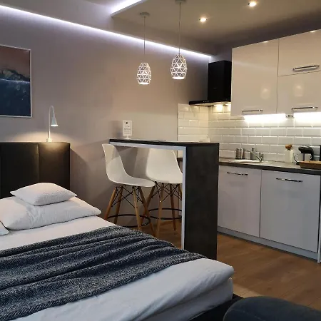 8 Pietro Al Wyzwolenia *